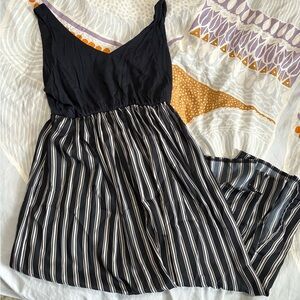 Loft Midi maternity dress - Black and White Striped